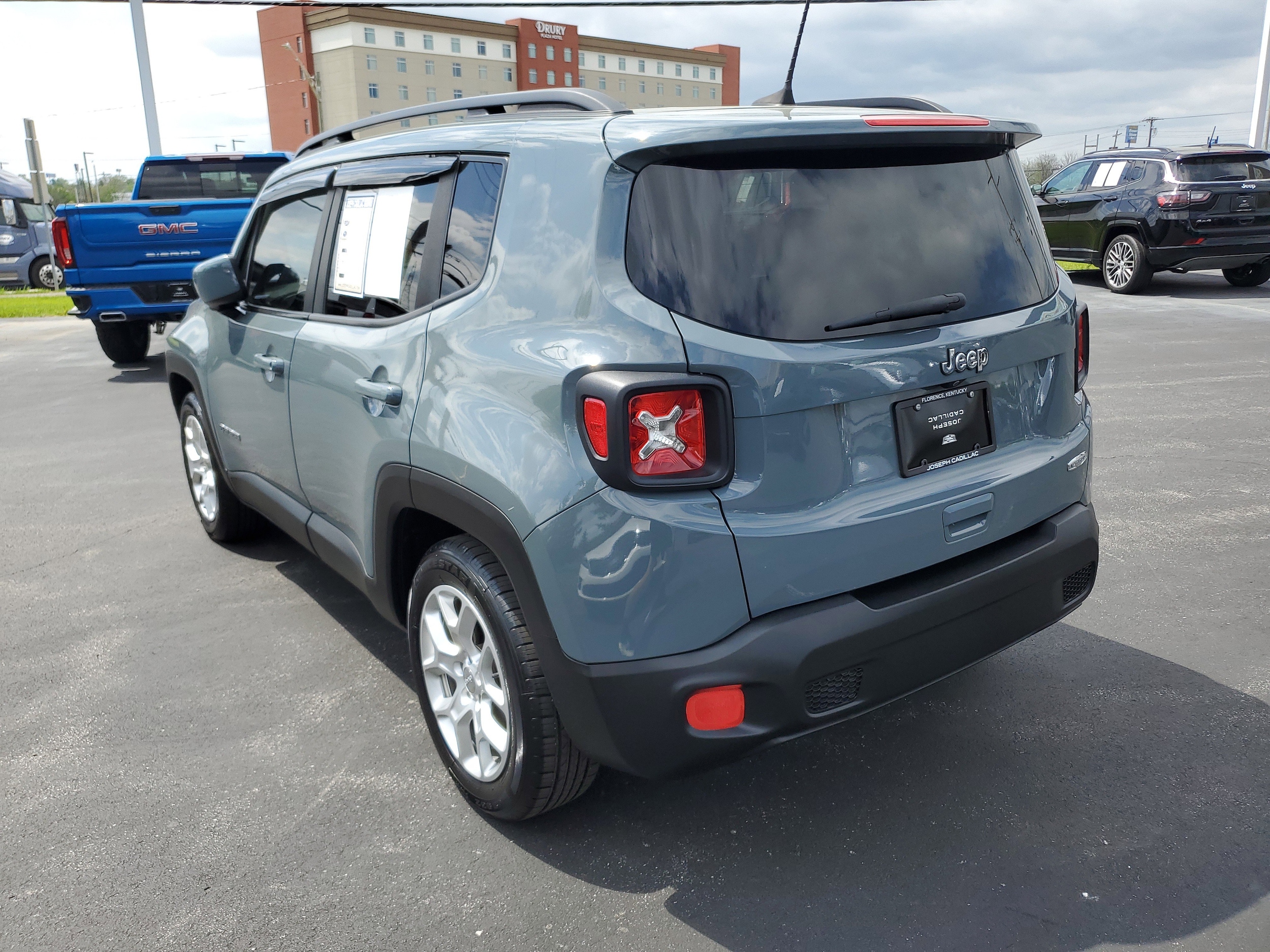 Used 2018 Jeep Renegade Latitude with VIN ZACCJABB1JPH70315 for sale in Florence, KY