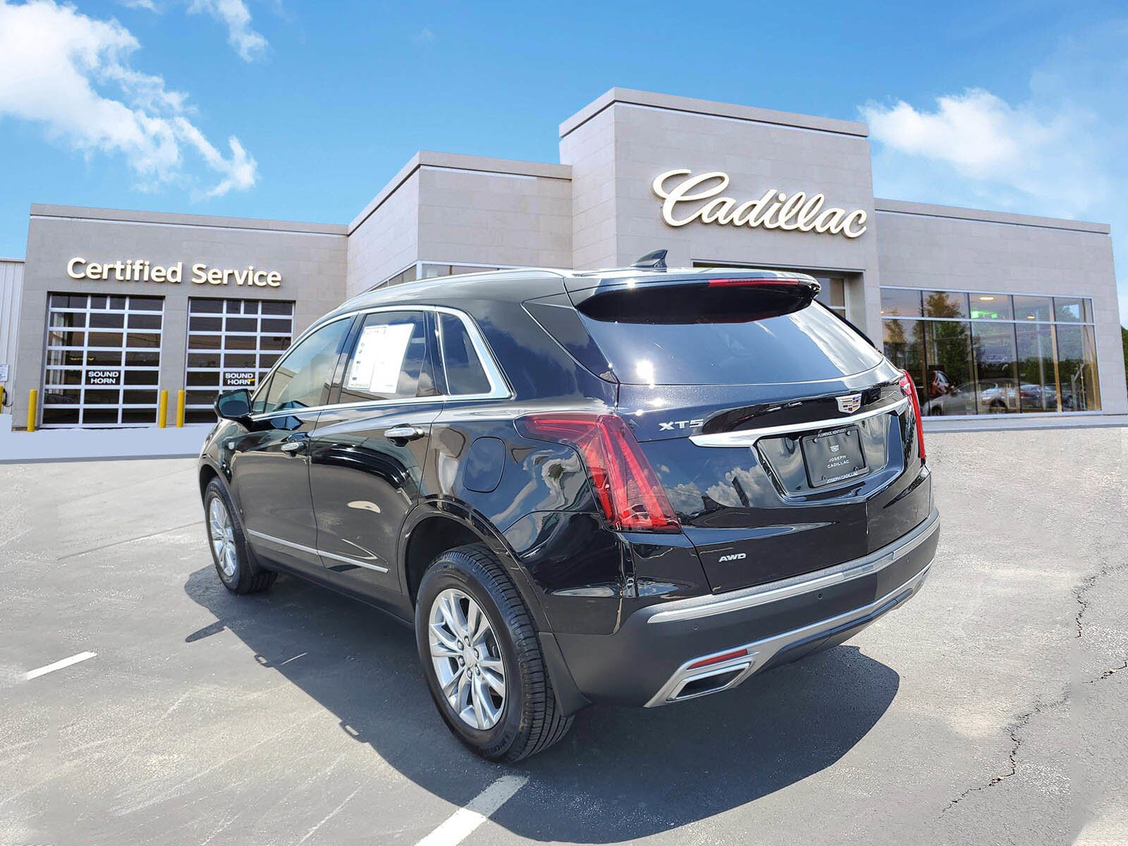 2020 Cadillac XT5 Premium Luxury photo 2