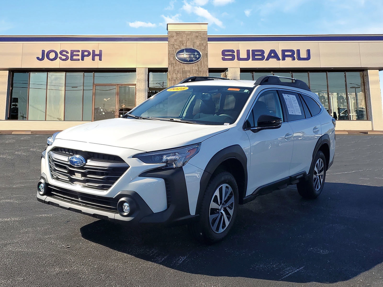 2025 Subaru Outback Premium's photo