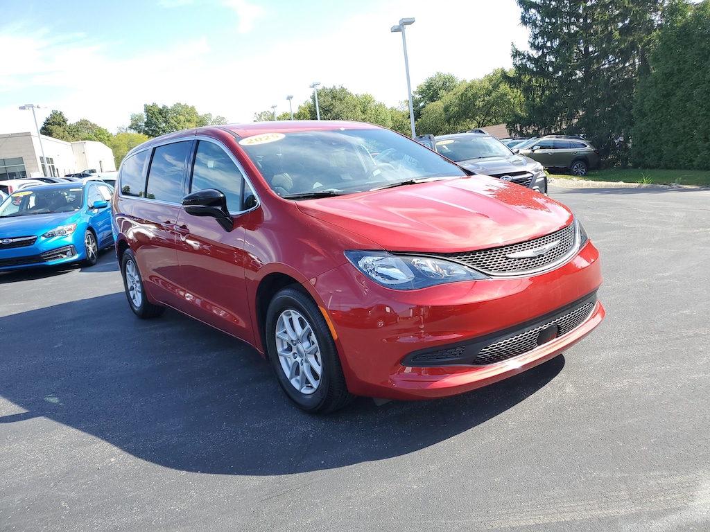 Used 2025 Chrysler Voyager LX Minivan/Van