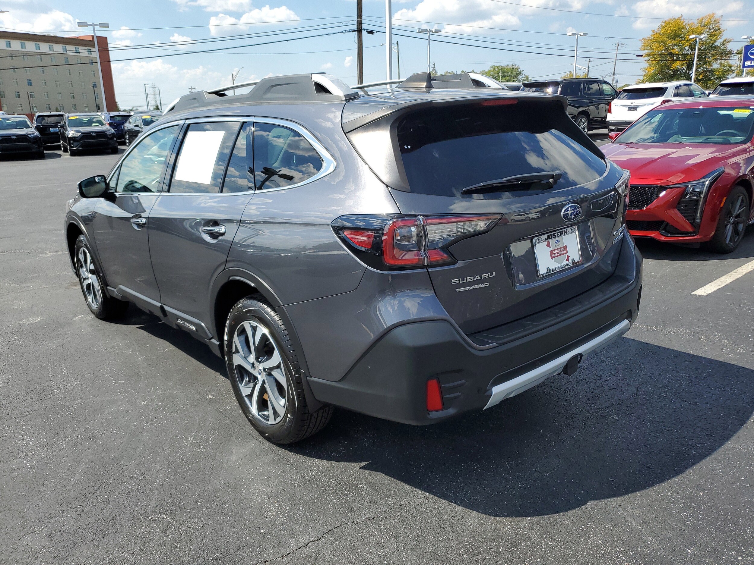 2022 Subaru Outback Touring XT photo 2