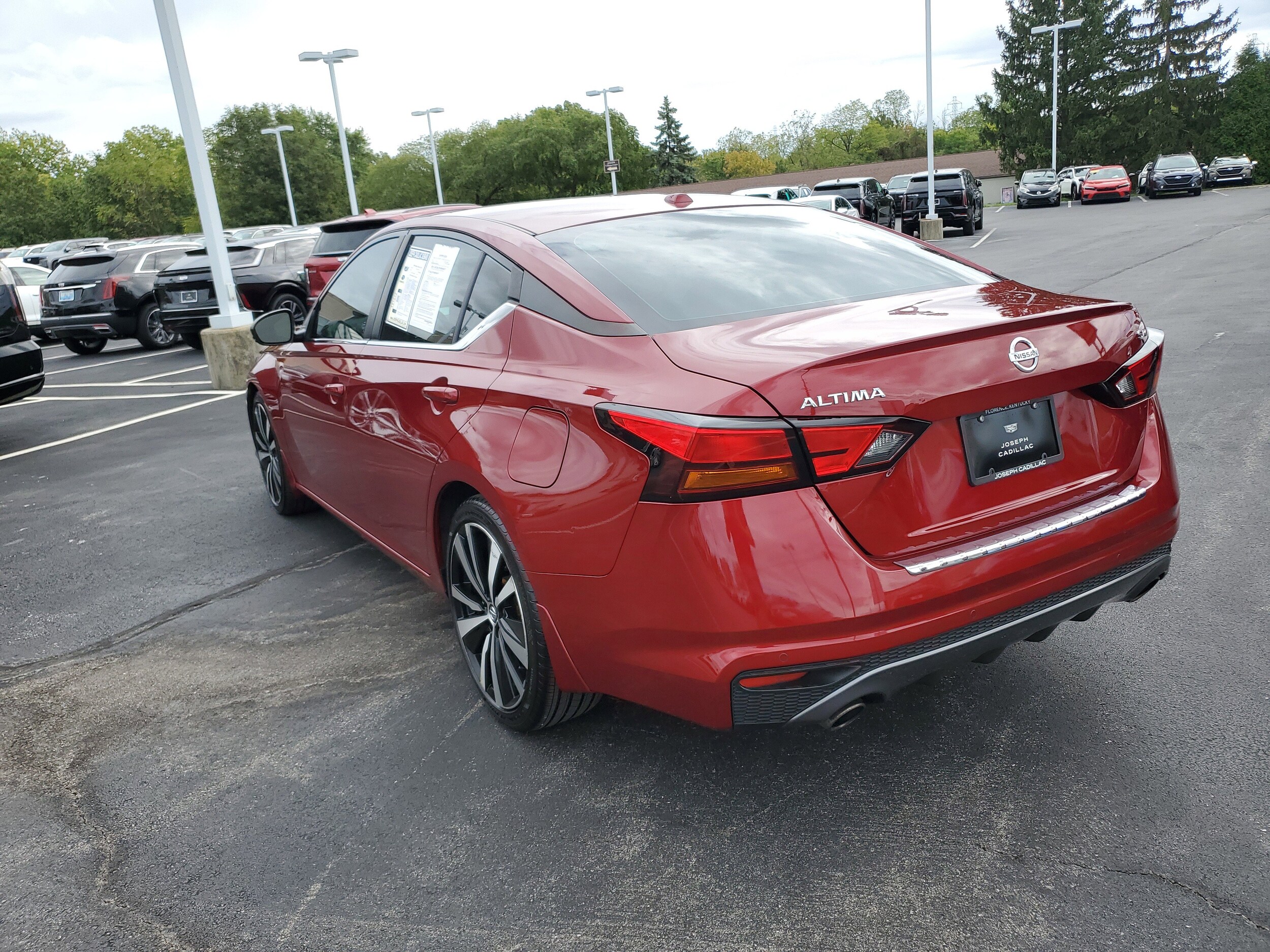 2021 Nissan Altima 2.5 SR photo 2