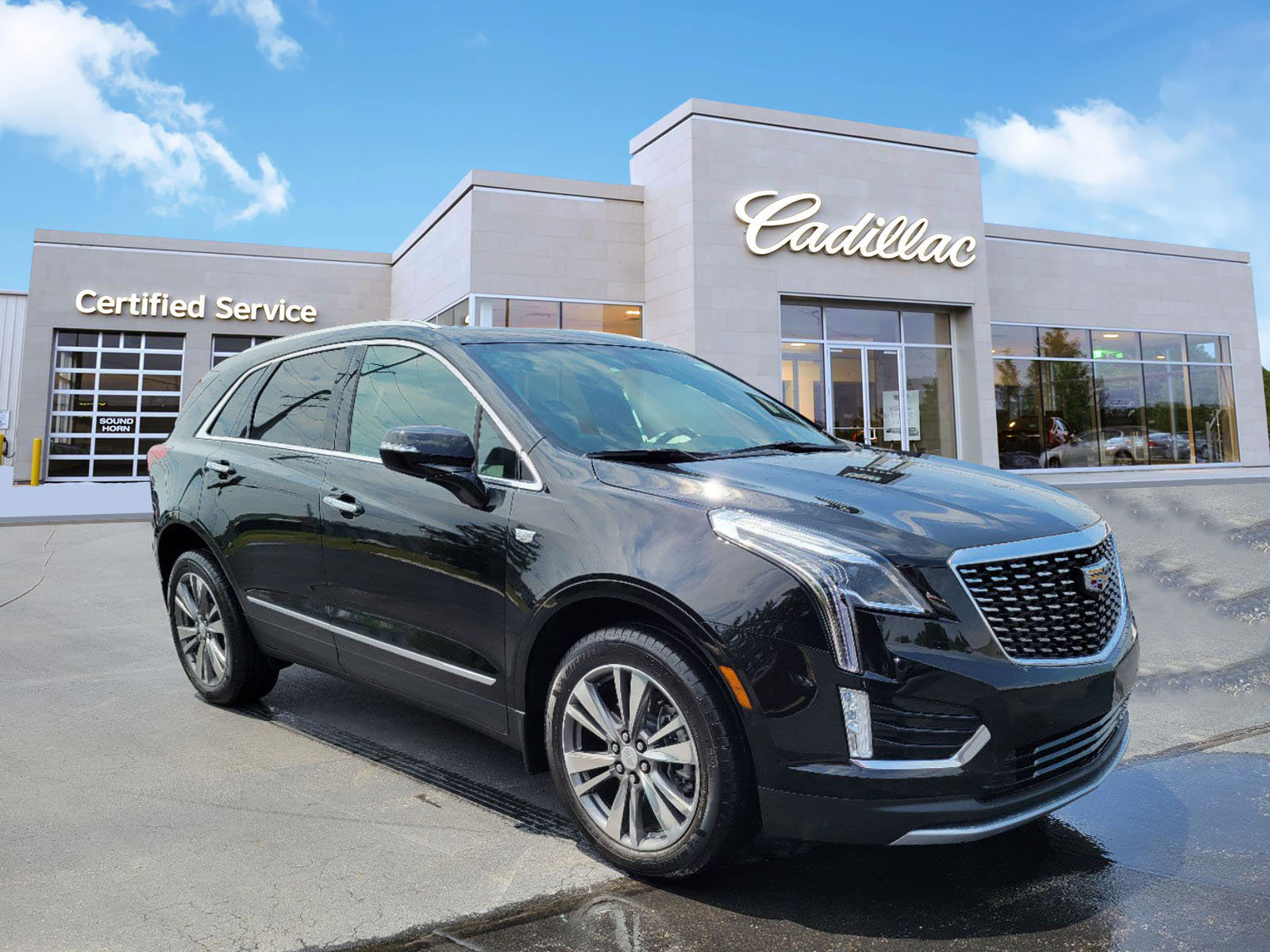 Used 2021 Cadillac XT5 Premium Luxury with VIN 1GYKNDRS5MZ144581 for sale in Florence, KY