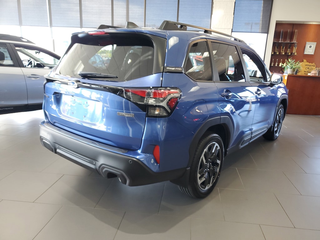 New 2025 Subaru Forester Hybrid Limited SUV