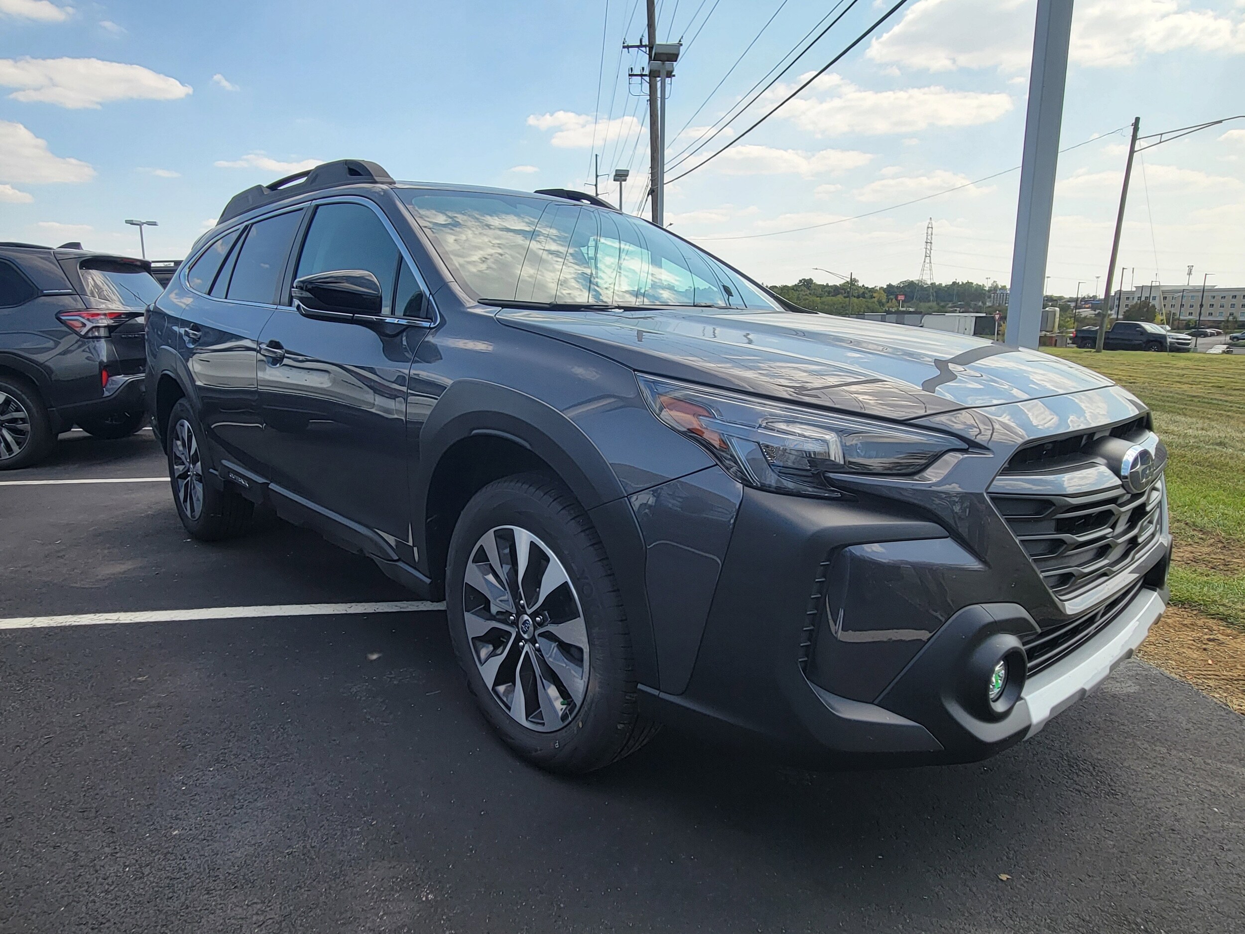2025 Subaru Outback Limited XT photo 3