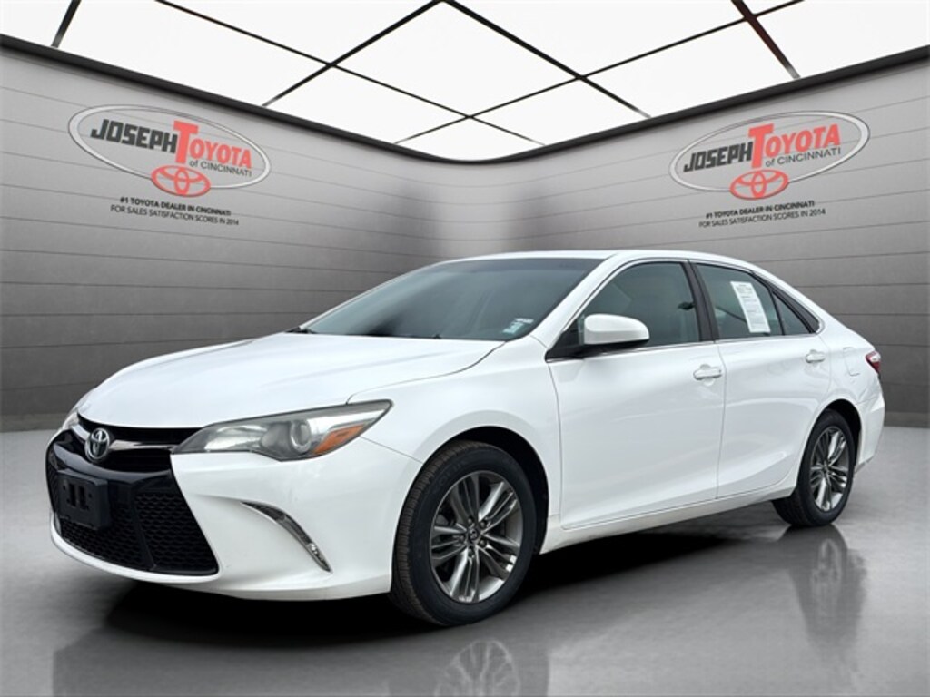 Used 2016 Toyota Camry SE Sedan