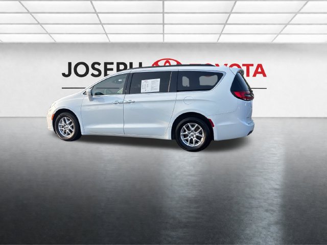 Used 2022 Chrysler Pacifica Touring L Van Passenger Van
