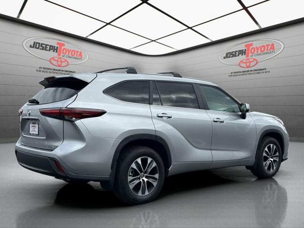 Used 2024 Toyota Highlander XLE SUV