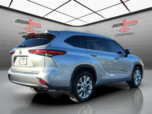 2020 Toyota Highlander Limited photo 3