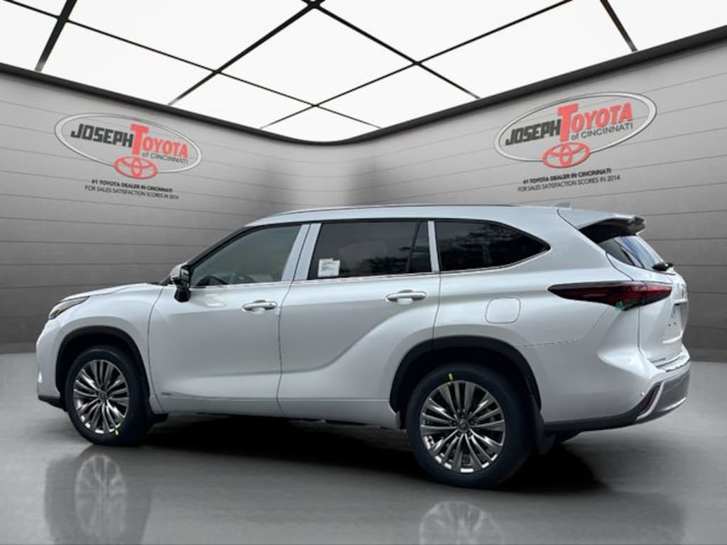 New 2026 Toyota Highlander Hybrid Platinum SUV