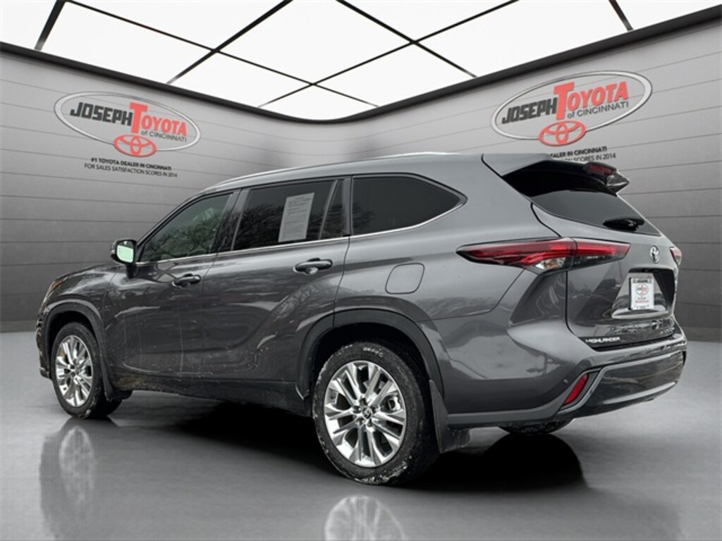 Used 2024 Toyota Highlander Limited SUV