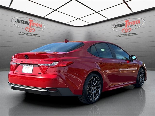 2025 Toyota Camry SE photo 4