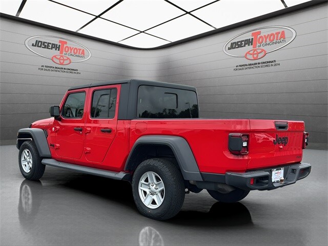 2020 Jeep Gladiator Sport photo 3