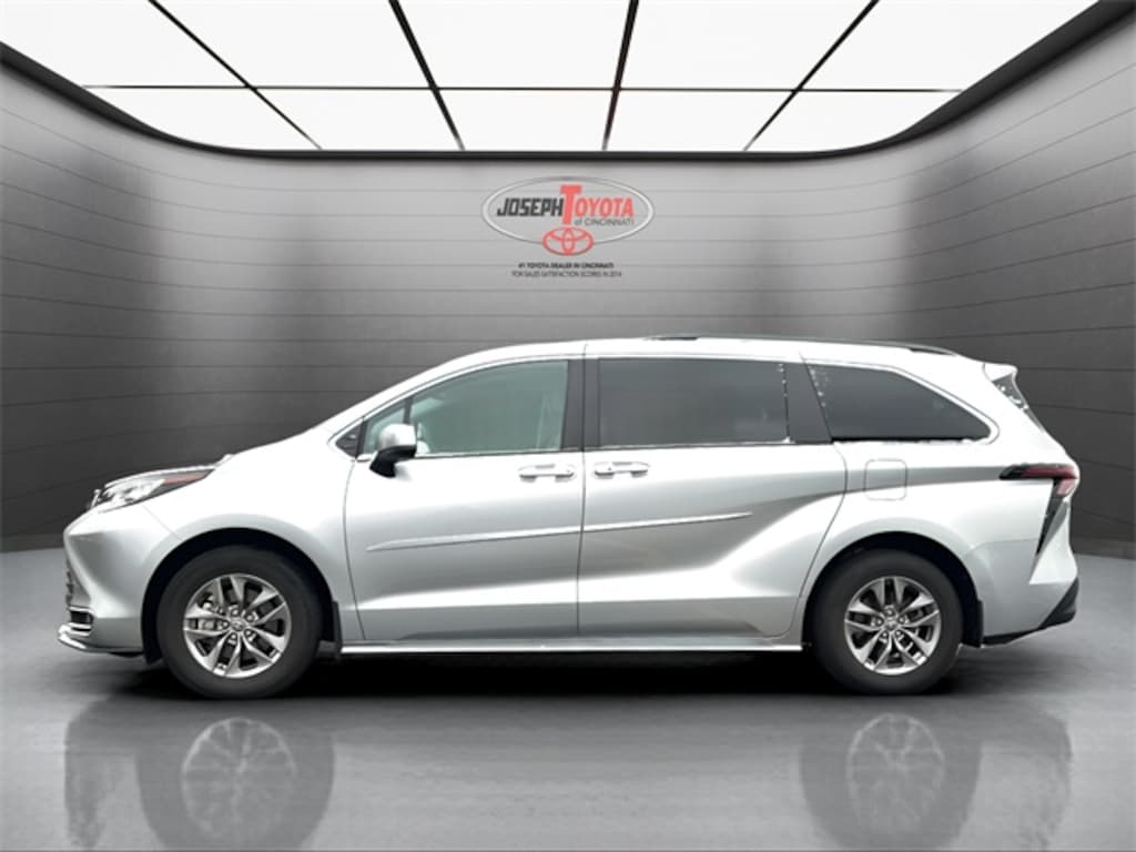 Used 2023 Toyota Sienna XLE Van Passenger Van