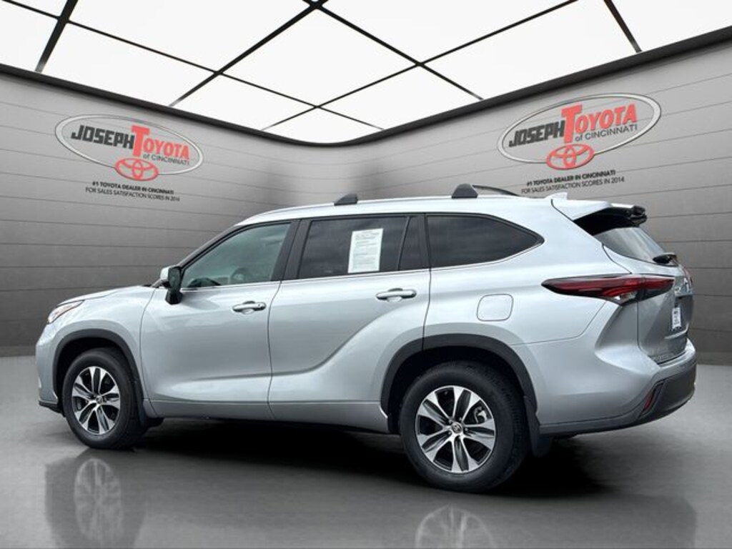 Used 2024 Toyota Highlander XLE SUV