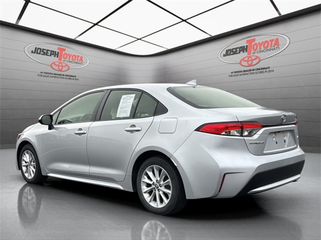 Used 2020 Toyota Corolla LE Sedan