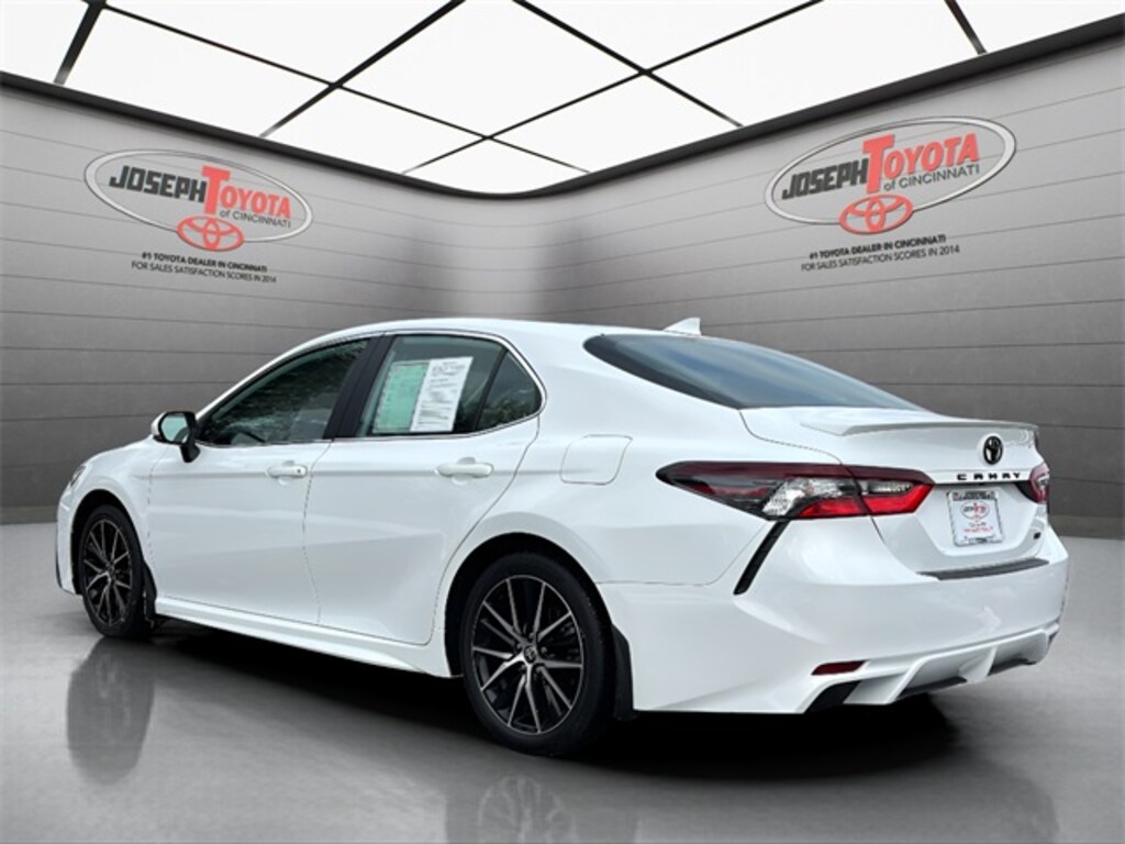 Used 2023 Toyota Camry SE Sedan