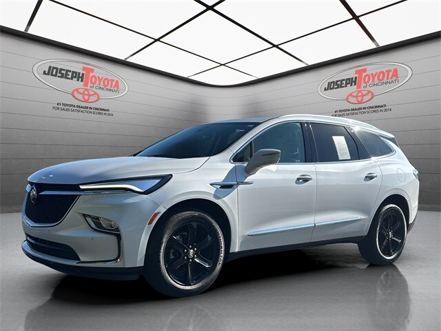 2023 Buick Enclave Essence's photo