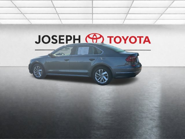 Used 2018 Volkswagen Passat 2.0T SE Sedan