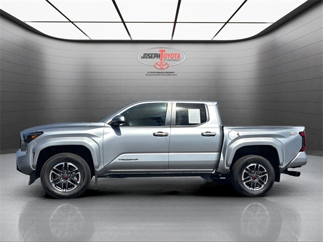 2024 Toyota Tacoma TRD Sport Double Cab photo 2