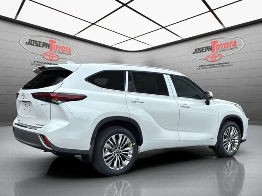 New 2026 Toyota Highlander Hybrid Platinum SUV
