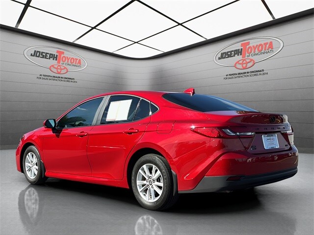 2025 Toyota Camry LE photo 3