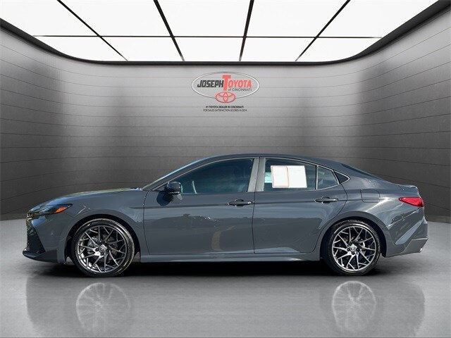2025 Toyota Camry SE photo 2
