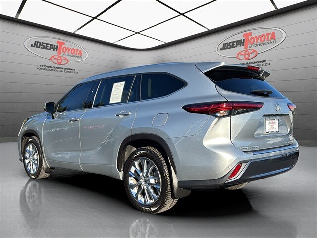 2020 Toyota Highlander Limited photo 2