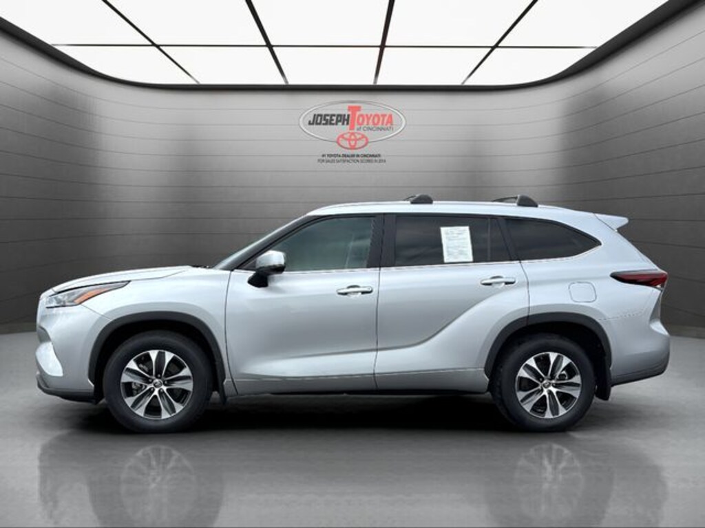 Used 2024 Toyota Highlander XLE SUV