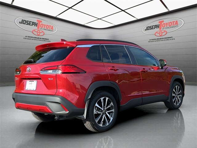 2022 Toyota Corolla Cross XLE photo 3