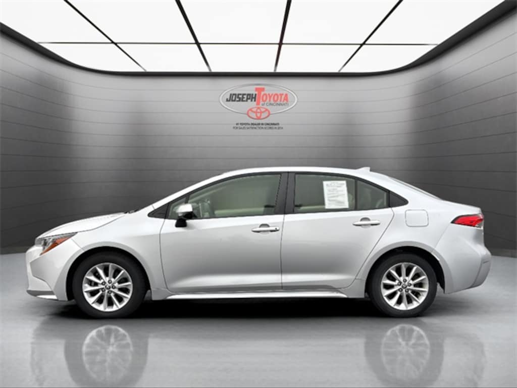 Used 2020 Toyota Corolla LE Sedan