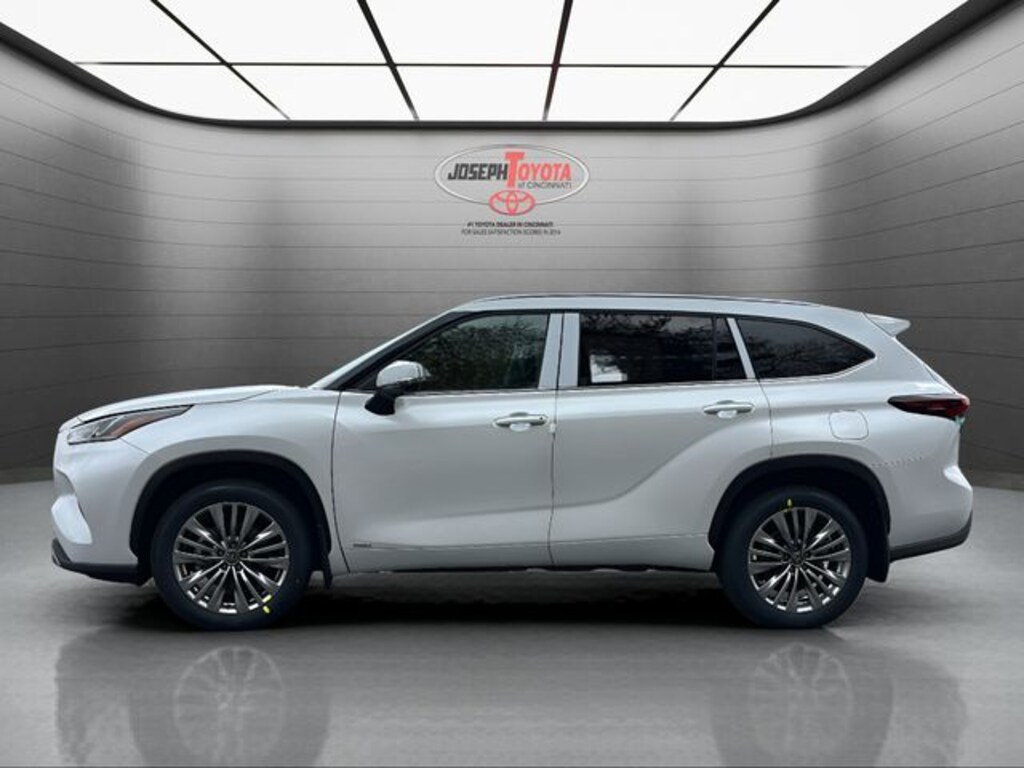 New 2026 Toyota Highlander Hybrid Platinum SUV