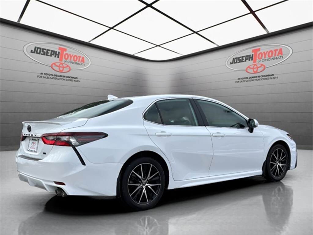 Used 2023 Toyota Camry SE Sedan