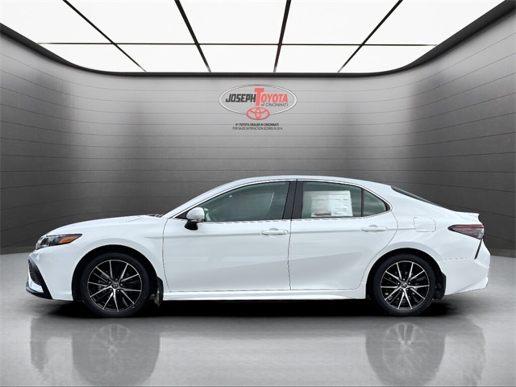 Used 2023 Toyota Camry SE Sedan