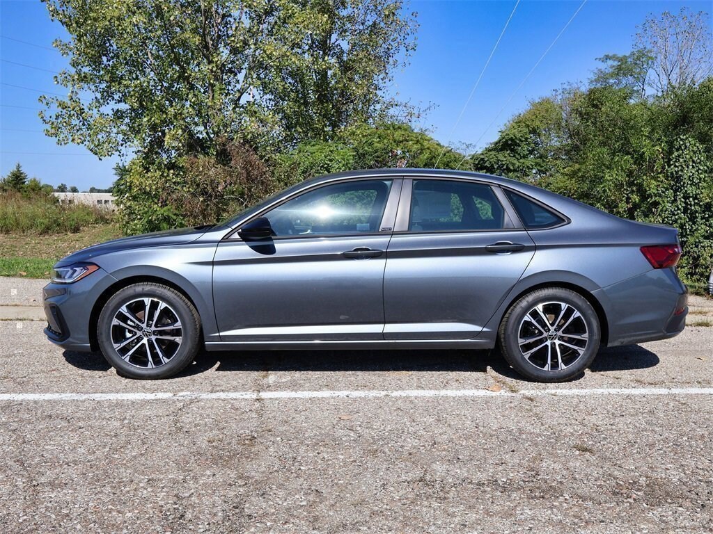 New 2025 Volkswagen Jetta 1.5T Sport Sedan