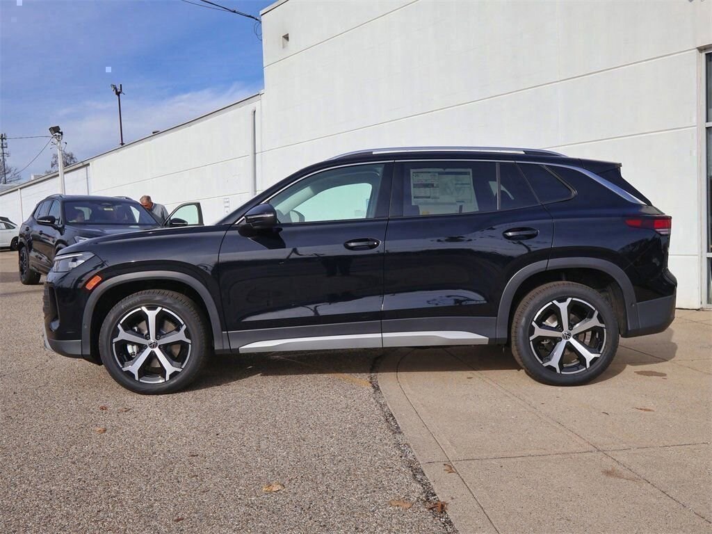 New 2026 Volkswagen Tiguan 2.0T SE SUV