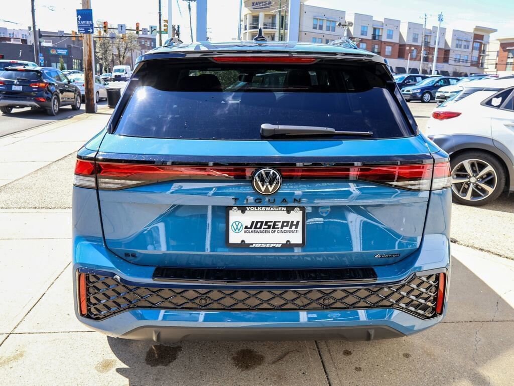 New 2026 Volkswagen Tiguan 2.0T SE R-Line Black SUV