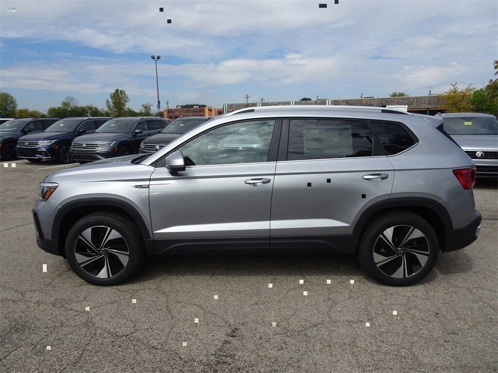 New 2024 Volkswagen Taos 1.5T SE SUV