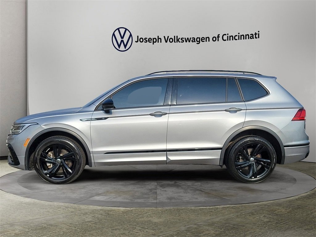 2023 Volkswagen Tiguan SE R-Line Black photo 2