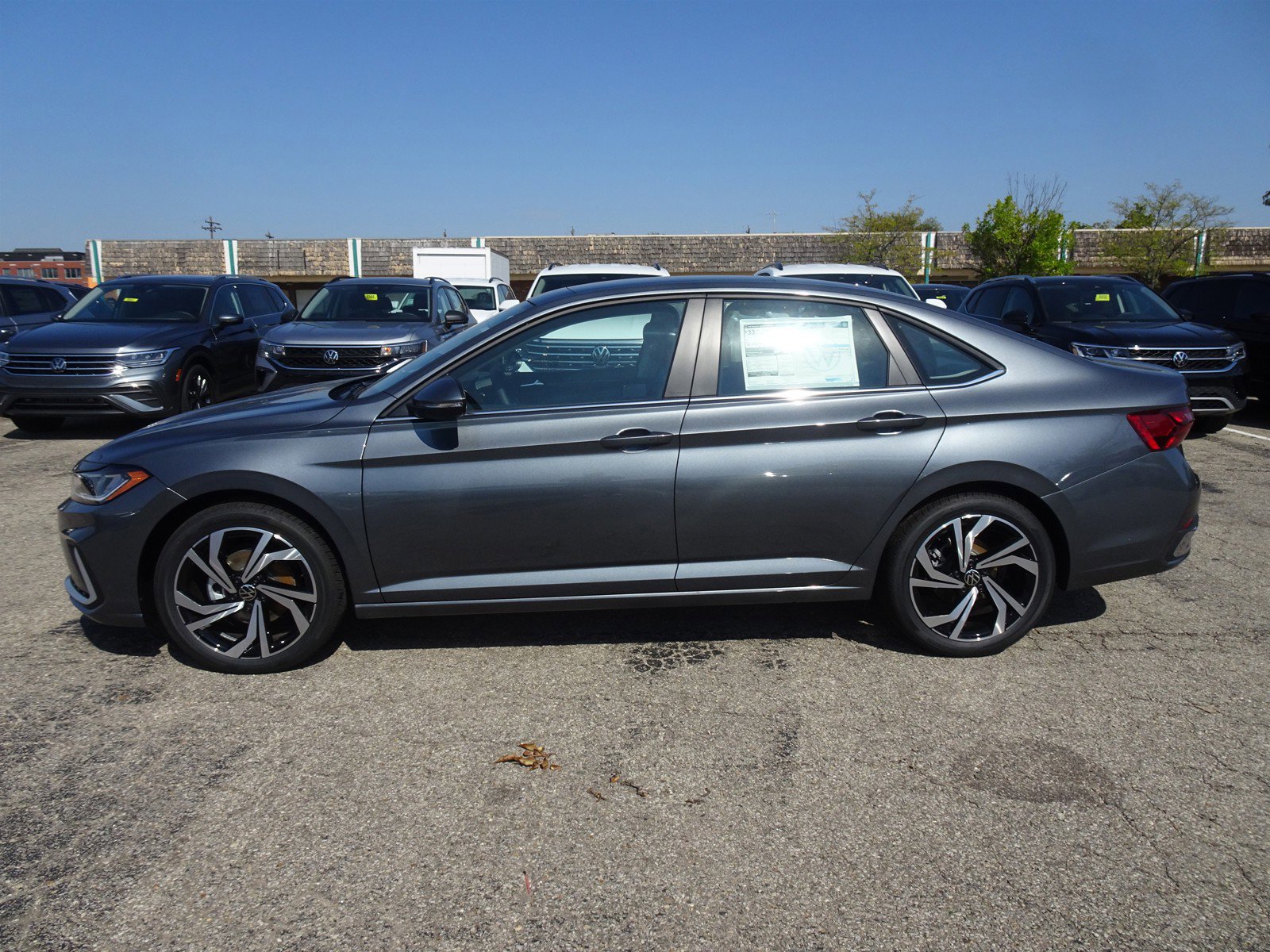 2025 Volkswagen Jetta 1.5T SEL photo 2