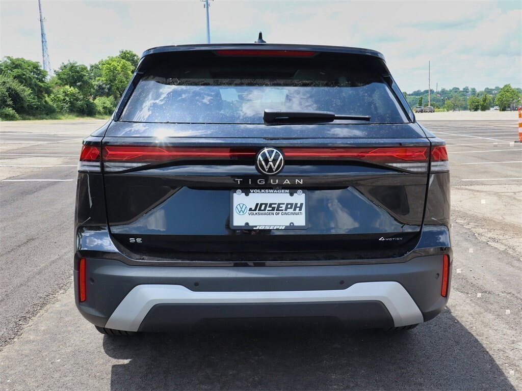 New 2025 Volkswagen Tiguan 2.0T SE SUV