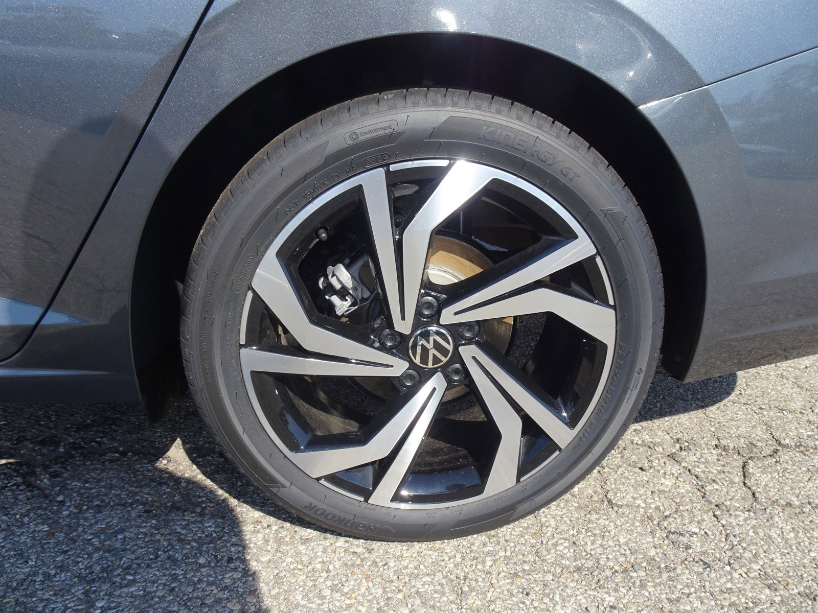 2025 Volkswagen Jetta 1.5T SEL photo 3