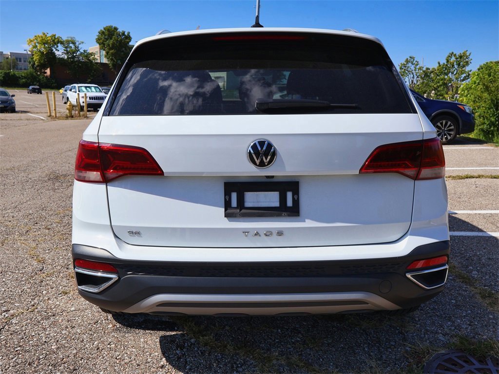 2022 Volkswagen Taos SE photo 3