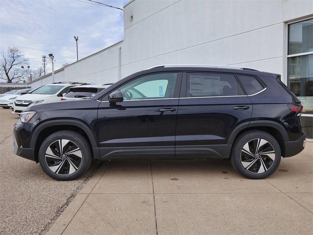New 2026 Volkswagen Taos 1.5T SE SUV
