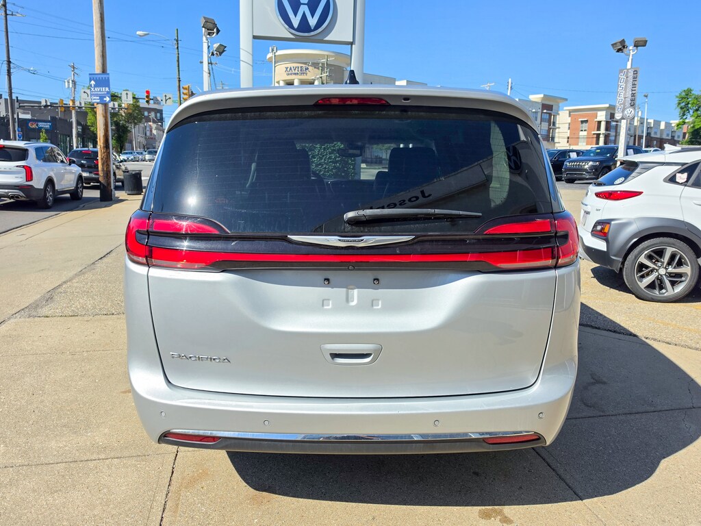 Used 2024 Chrysler Pacifica Touring L Van Passenger Van