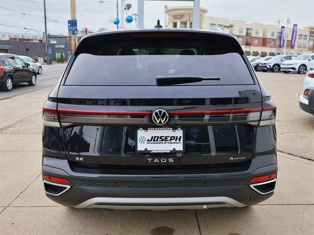 New 2026 Volkswagen Taos 1.5T SE SUV