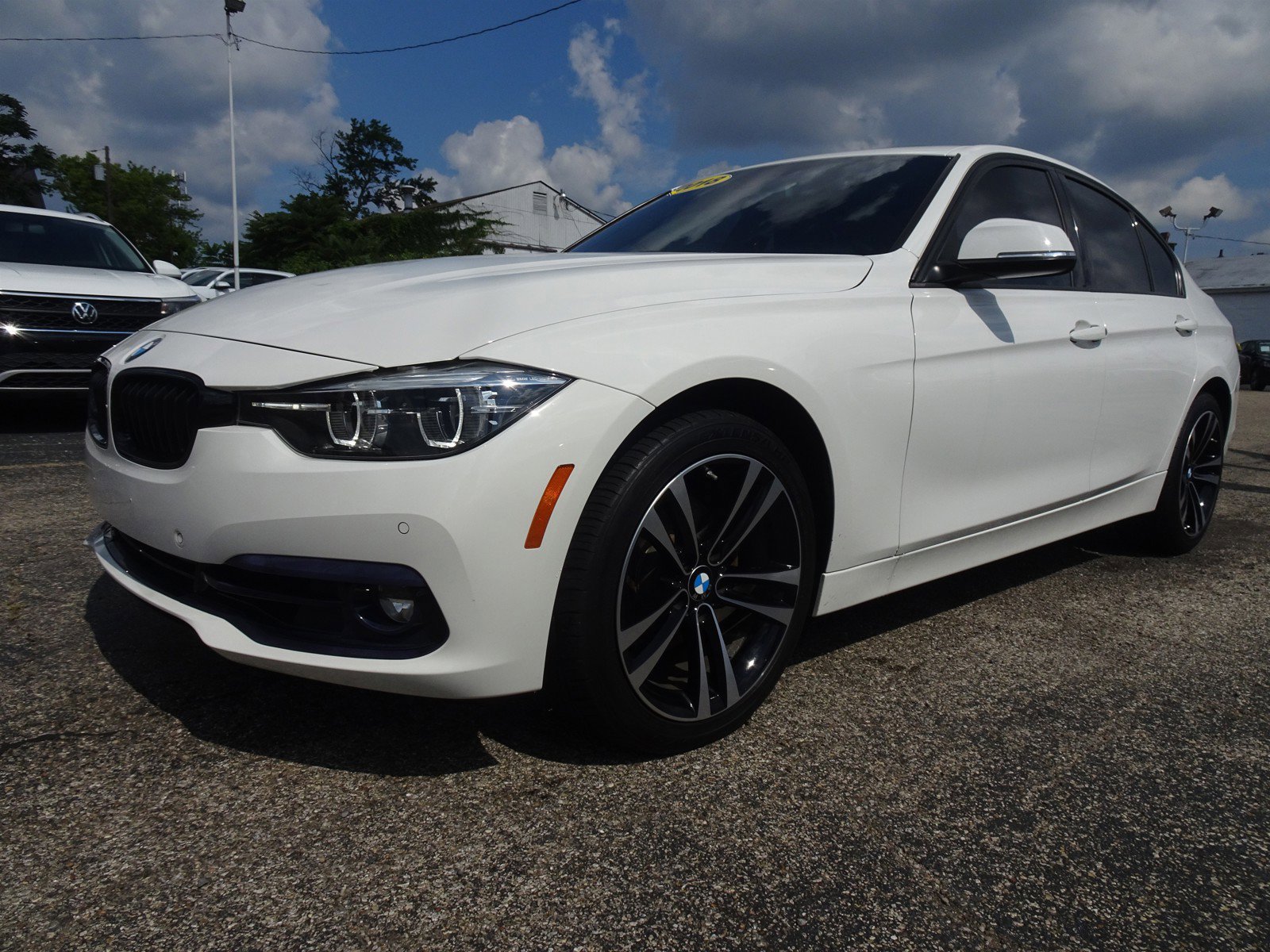 Used 2018 BMW 3 Series 330i with VIN WBA8D9G53JNU69081 for sale in Cincinnati, OH