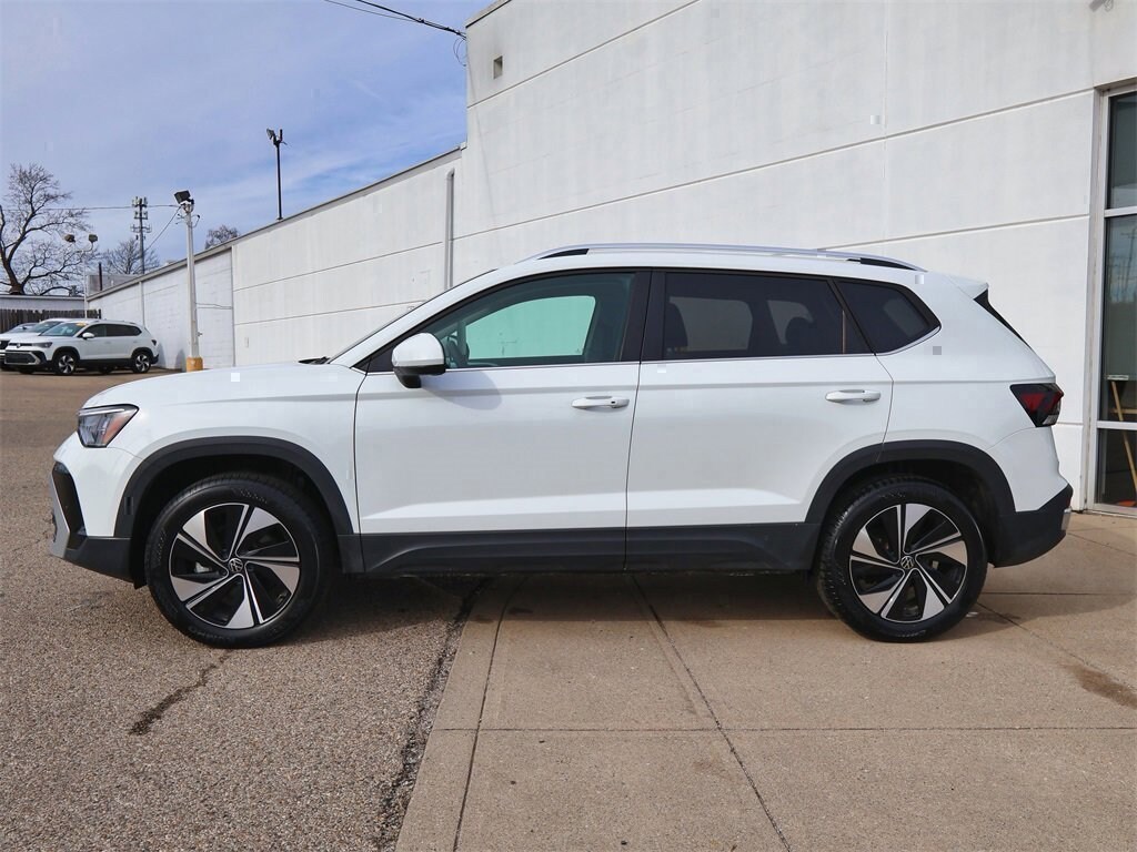 Certified 2025 Volkswagen Taos 1.5T SE SUV