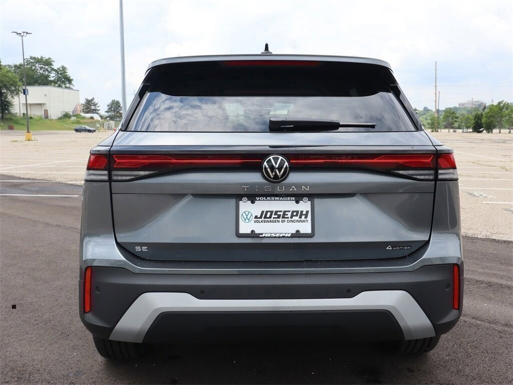New 2025 Volkswagen Tiguan 2.0T SE SUV