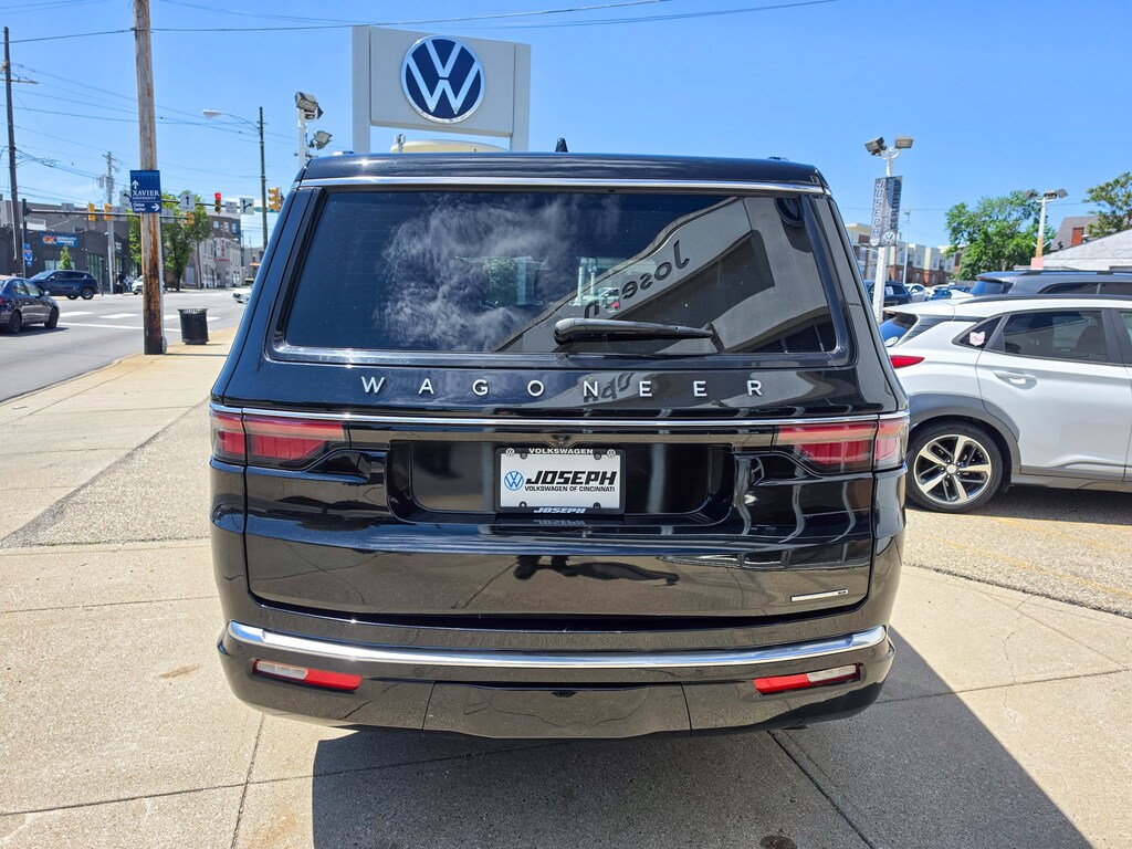 Used 2024 Jeep Wagoneer Series II SUV